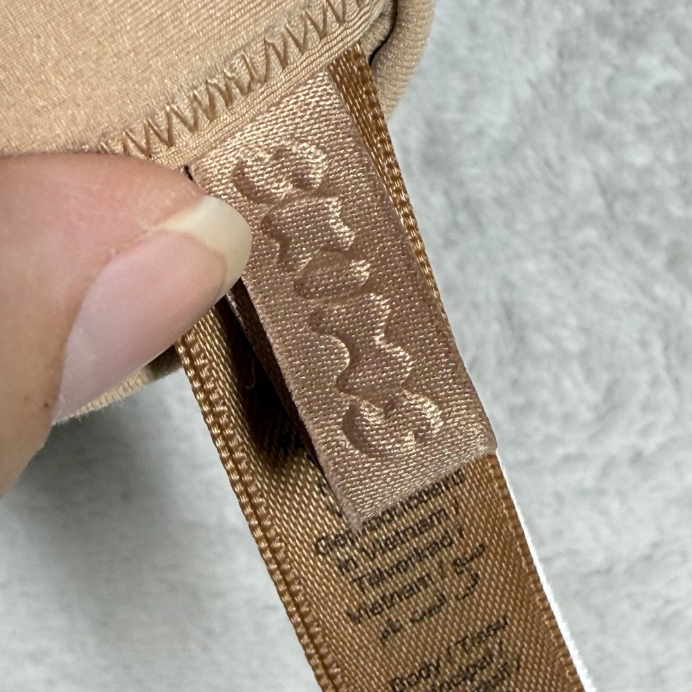 SKIMS Fits Everybody Multi-Way Bandeau Bra Clay Beige 32DDD BA-BAN-9055 NEW - Picture 2 of 12